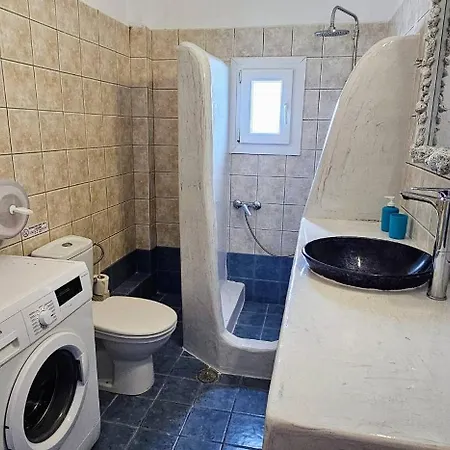 Pleasure 2 Bedrooms Near The Sea * Perissa (Santorini)