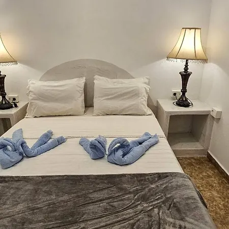 Pleasure 2 Bedrooms Near The Sea * Perissa (Santorini)