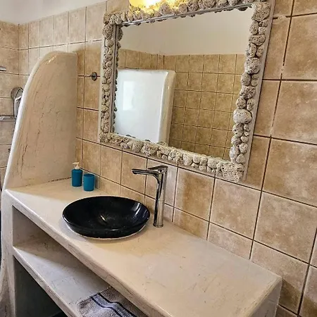 Pleasure 2 Bedrooms Near The Sea Apartment *