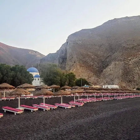 Pleasure 2 Bedrooms Near The Sea Апартаменты *