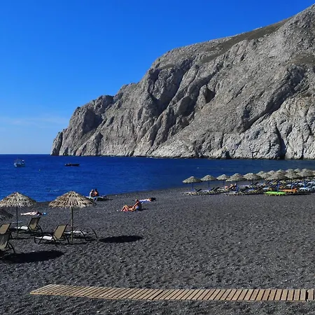 Pleasure 2 Bedrooms Near The Sea Perissa (Santorini)
