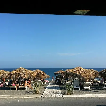 Pleasure 2 Bedrooms Near The Sea * Perissa (Santorini)