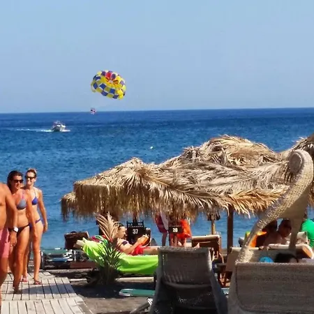 Pleasure 2 Bedrooms Near The Sea Апартаменты