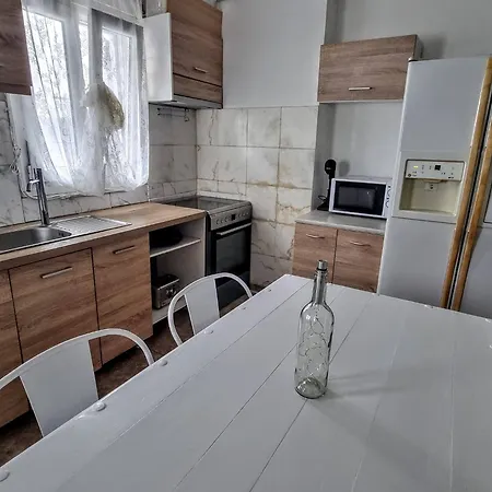 Pleasure 2 Bedrooms Near The Sea *