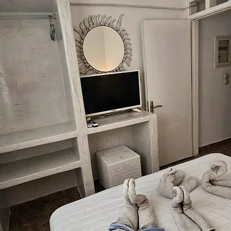 Pleasure 2 Bedrooms Near The Sea * Perissa (Santorini)