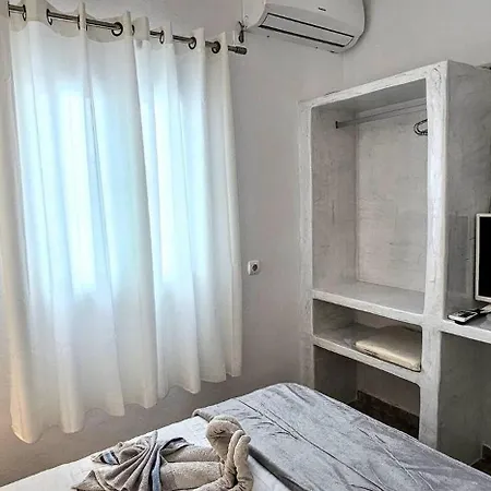 Pleasure 2 Bedrooms Near The Sea * Perissa (Santorini)